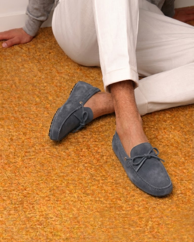 Men’s Slip-On Loafers – Bow Detail & Textured Sole