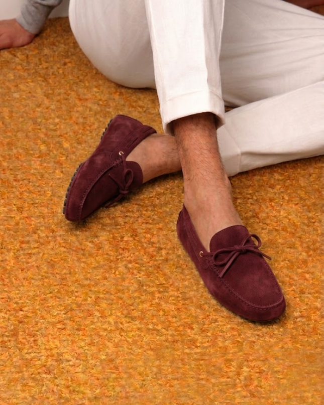 Men’s Slip-On Loafers – Bow Detail & Textured Sole
