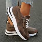Brown / 3