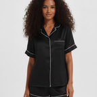 Black / M