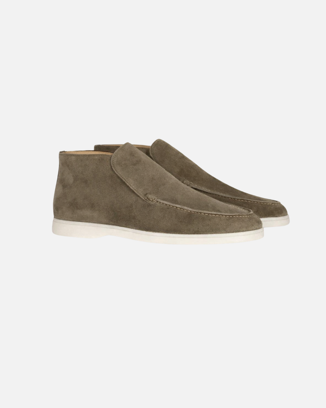 Men’s Slip-On Shoes – High-Cut Design & Light Sole