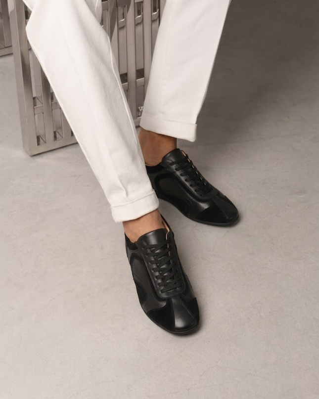 Men’s Low-Top Sneakers – Lace-Up Shoes with Contrast Panels