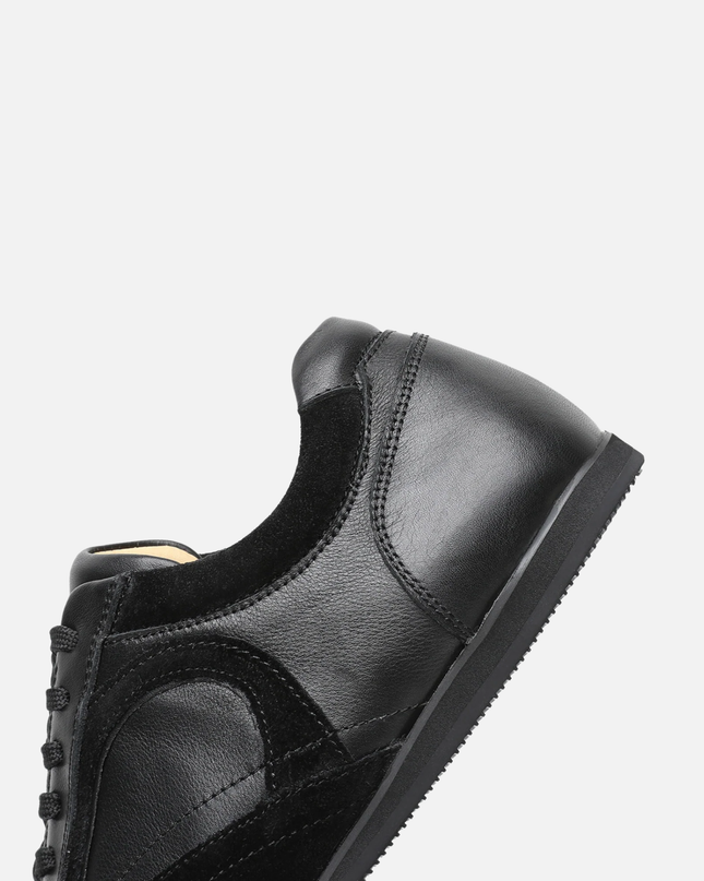 Men’s Low-Top Sneakers – Lace-Up Shoes with Contrast Panels
