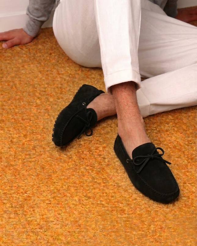 Men’s Slip-On Loafers – Bow Detail & Textured Sole