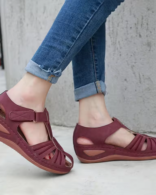 Adjustable Closed-Heel Sandals for Women - Ideal for Everyday Wear