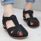 Black / 4