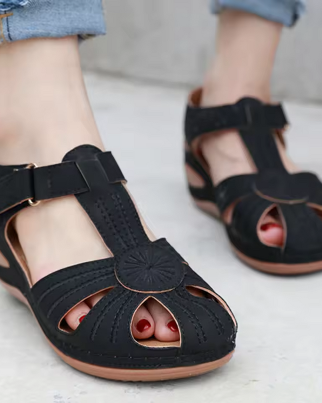 Adjustable Closed-Heel Sandals for Women - Ideal for Everyday Wear