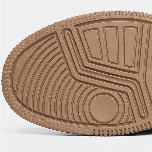 Loafers – Slip-On & Contrasting Sole