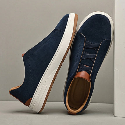Low-Top Sneakers – Clean Upper & Contrasting Sole
