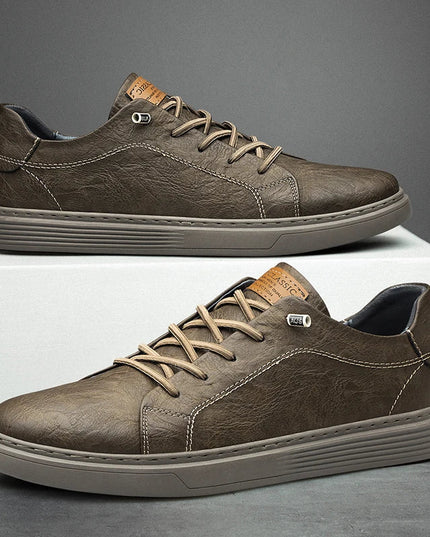 Men’s Low-Top Sneakers with Lace-Up Closure
