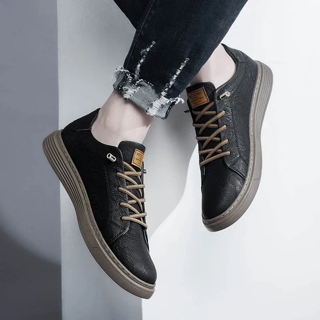 Men’s Low-Top Sneakers with Lace-Up Closure