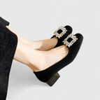 Black / 3