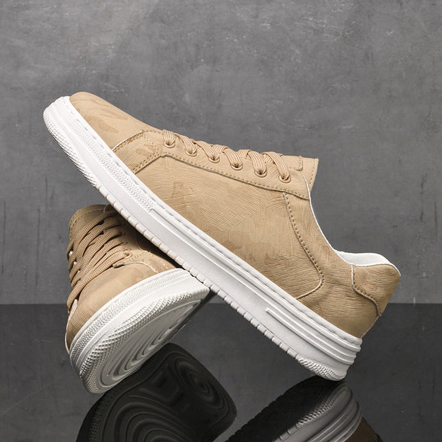 Men’s Low-Top Sneakers with Lace-Up Closure and Patterned Upper
