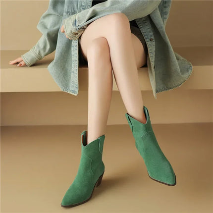 Chic Suede Western Boots for Stylish Outings