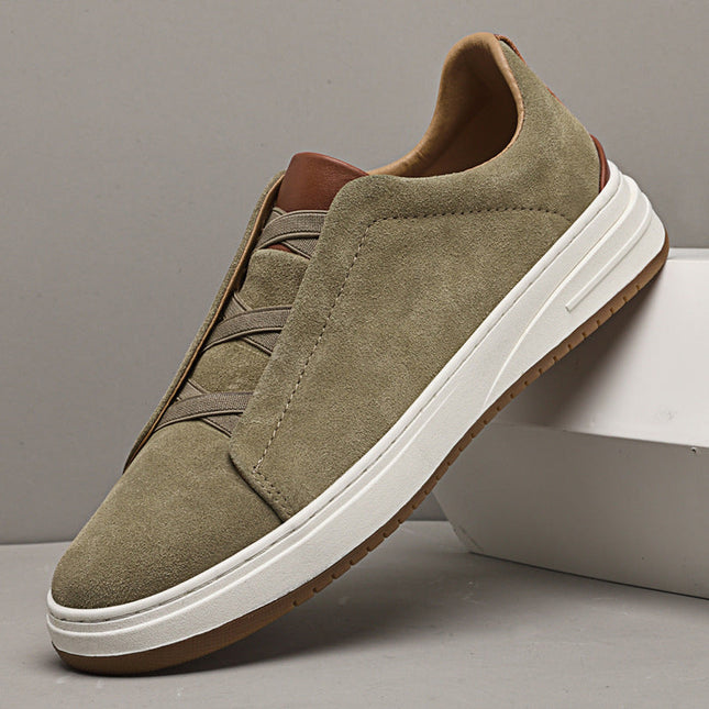 Low-Top Sneakers – Clean Upper & Contrasting Sole