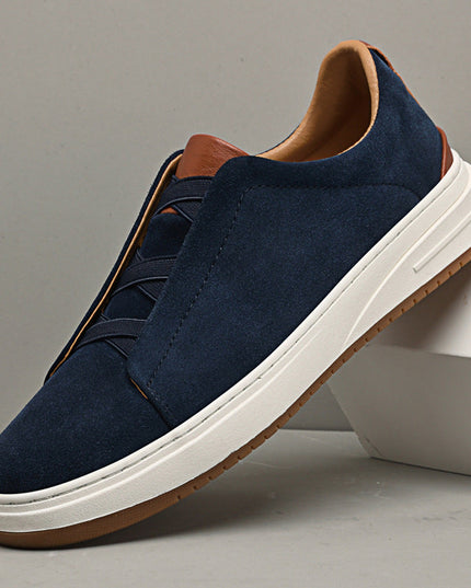 Low-Top Sneakers – Clean Upper & Contrasting Sole