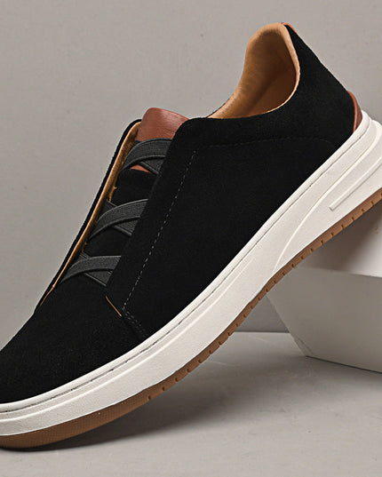 Low-Top Sneakers – Clean Upper & Contrasting Sole