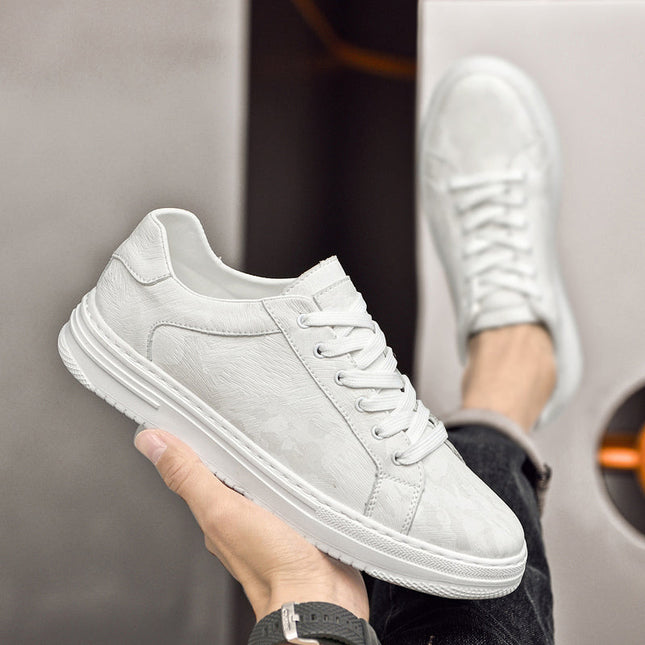 Men’s Low-Top Sneakers with Lace-Up Closure and Patterned Upper