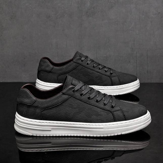Men’s Low-Top Sneakers with Lace-Up Closure and Patterned Upper