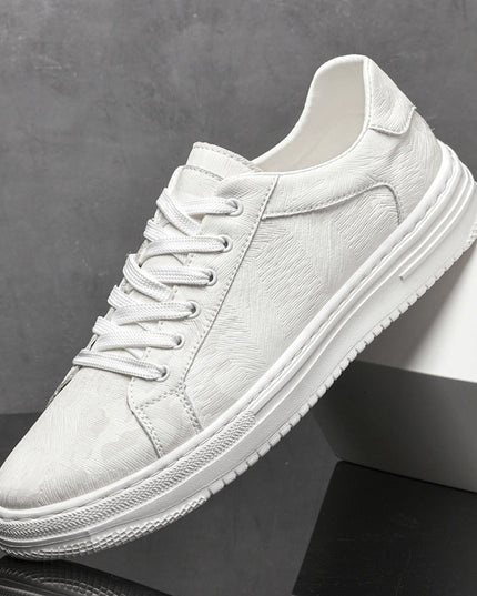 Men’s Low-Top Sneakers with Lace-Up Closure and Patterned Upper