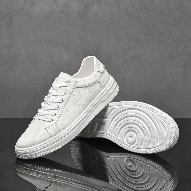 Men’s Low-Top Sneakers with Lace-Up Closure and Patterned Upper