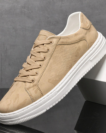 Men’s Low-Top Sneakers with Lace-Up Closure and Patterned Upper