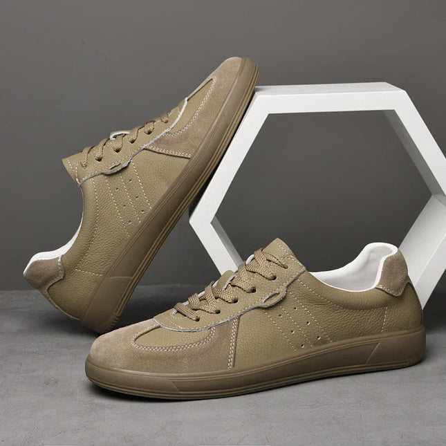 Men’s Low-Top Sneakers with Lace-Up Closure and Perforated Details