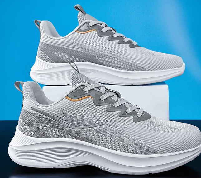 Men’s Lightweight Mesh Panel Sneakers