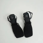 Black / 4