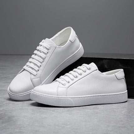 Men’s Lace-Up Sneakers – Contrast Sole
