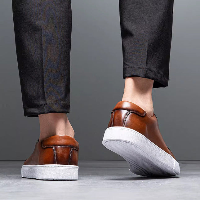 Men’s Lace-Up Sneakers – Contrast Sole