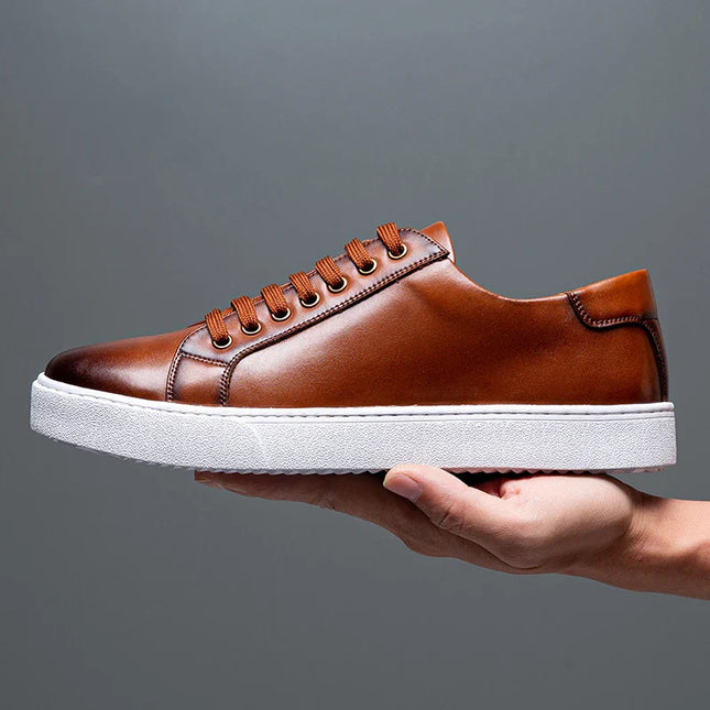 Men’s Lace-Up Sneakers – Contrast Sole
