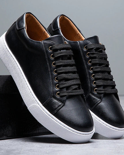 Men’s Lace-Up Sneakers – Contrast Sole