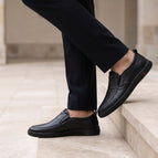 Black / 4
