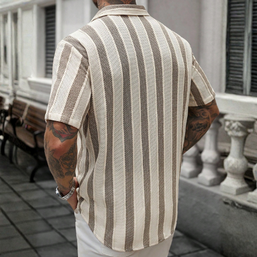 Men’s Short Sleeve Button-Up Shirt with Vertical Stripe Pattern